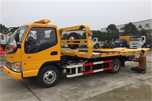 肇东哪里有拖车服务